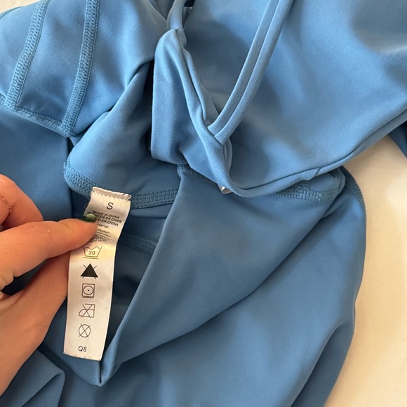 Butter Blue Matching Active Set - Picture 8 of 11